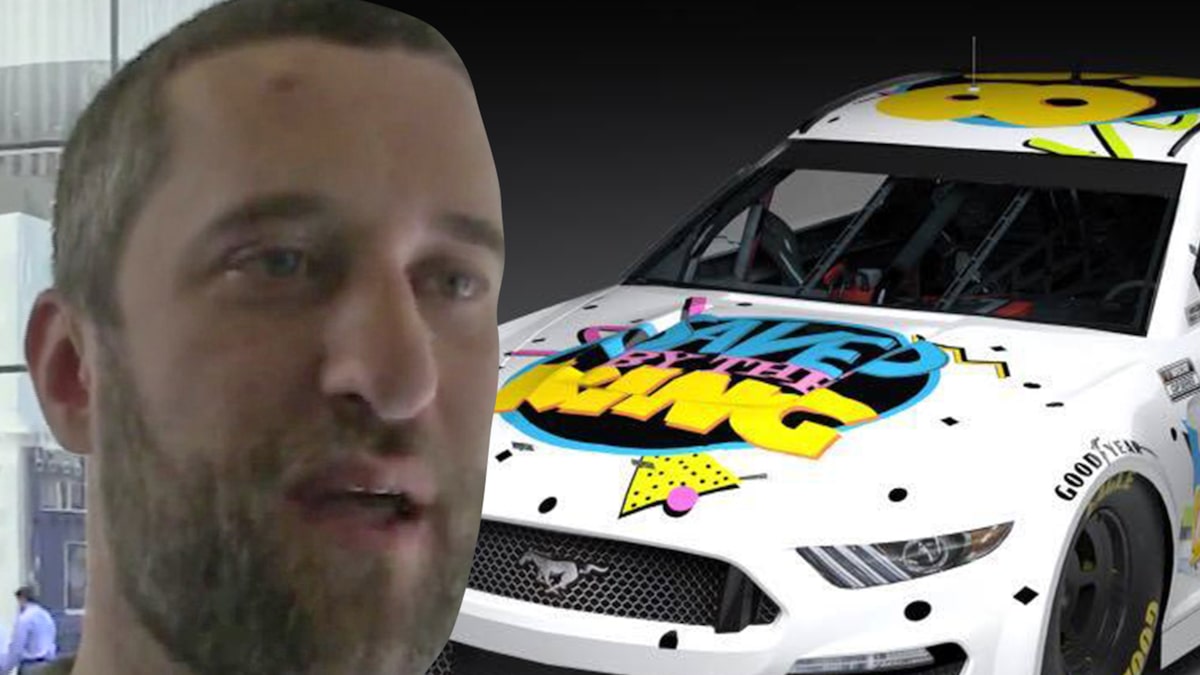 "Rescued by the Bell" Star Dustin Diamond receives Nascar Honors